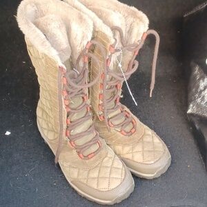 Patagonia Kahki Brown/Olive Leather Faux Fur Lined Winter Boots Women's 7.5 Size